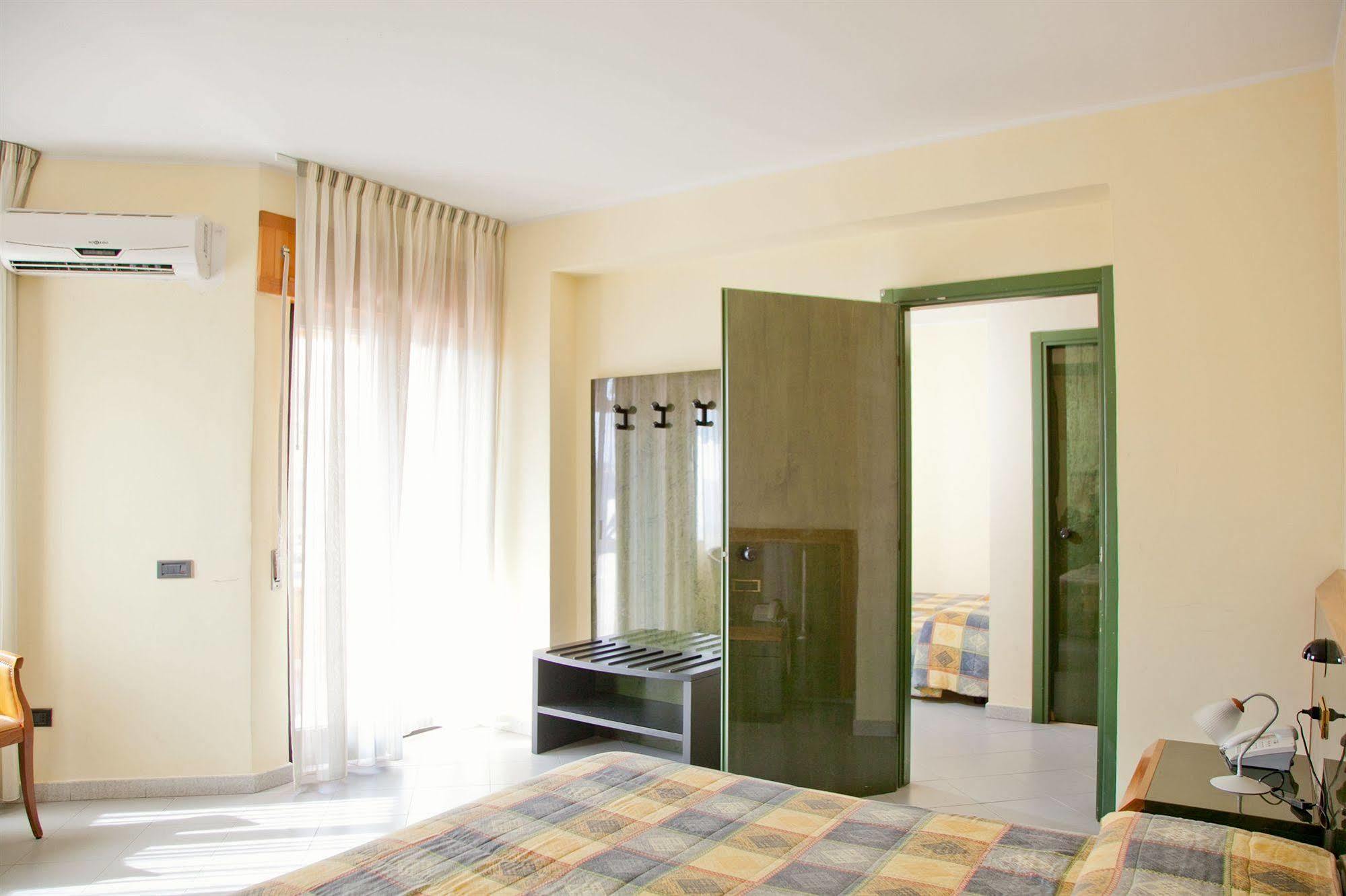 Hotel Melissa Torre Melissa Exteriér fotografie